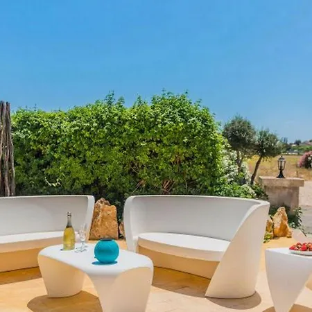 Villa With Private Mountain Ideal Runners Trailers Near Beach Approx 5 Min Walking Beach,Property Belong Puerto Pollensa Villas And Apartments Pollença Esterno foto