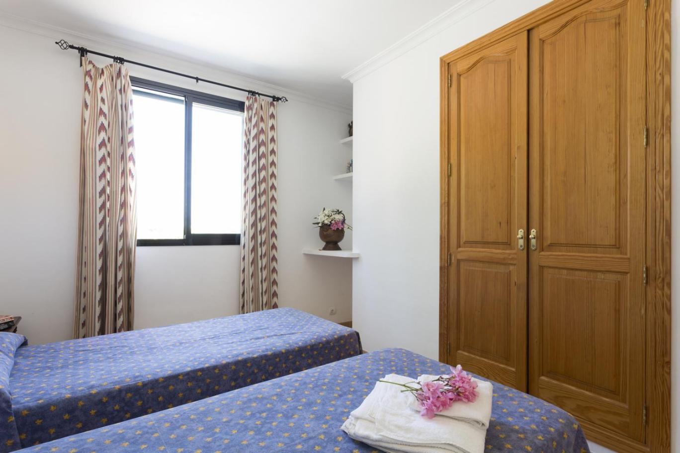 Villa With Private Mountain Ideal Runners Trailers Near Approx 5 Min Walking Beach,property Belong Puerto And
