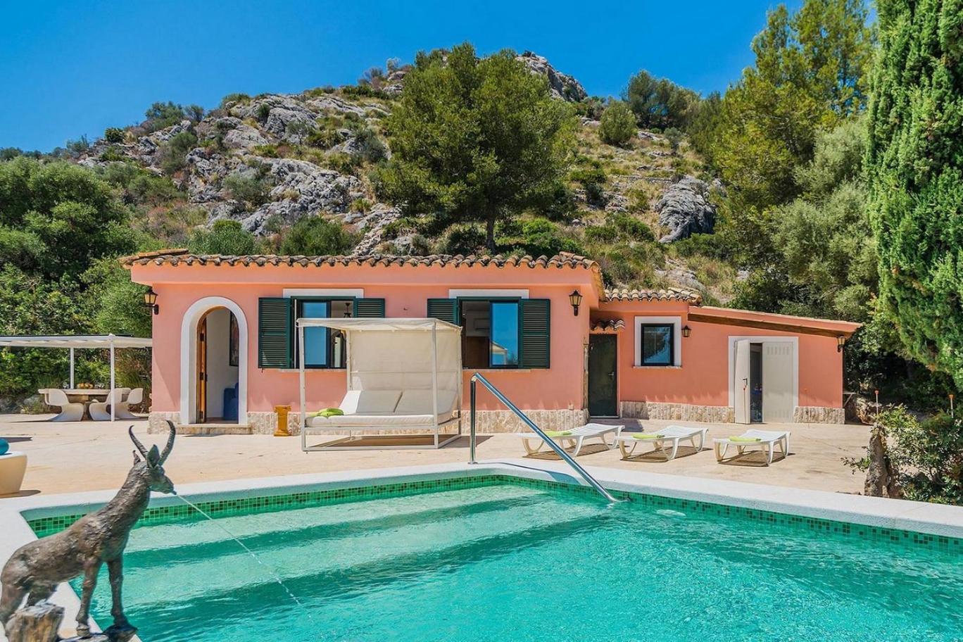 Villa With Private Mountain Ideal Runners Trailers Near Approx 5 Min Walking Beach,property Belong Puerto And